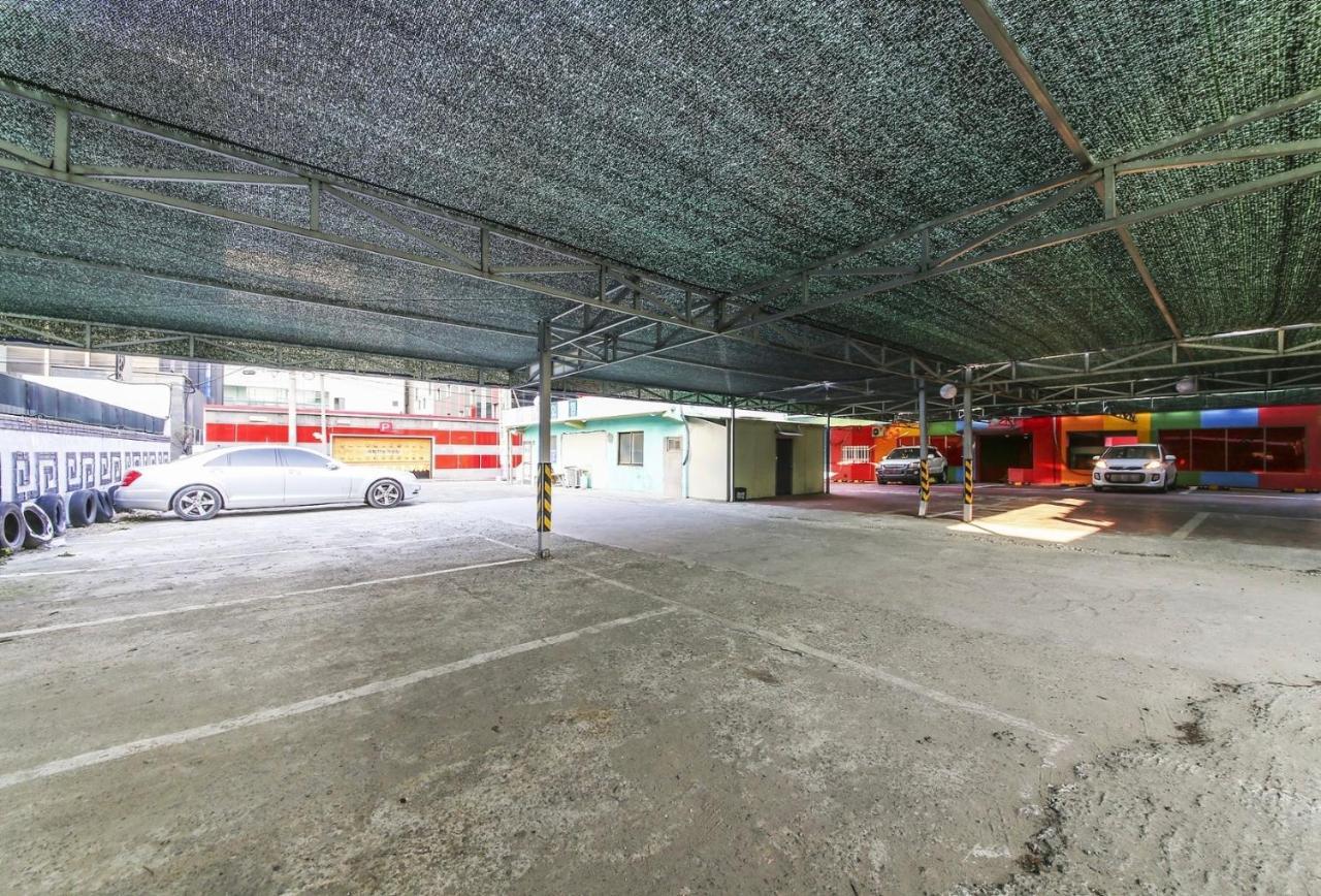 9 To 9 Motel Gimhae Экстерьер фото